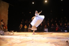 Une Antigone de papier 2 * 6240 x 4160 * (6.15MB)